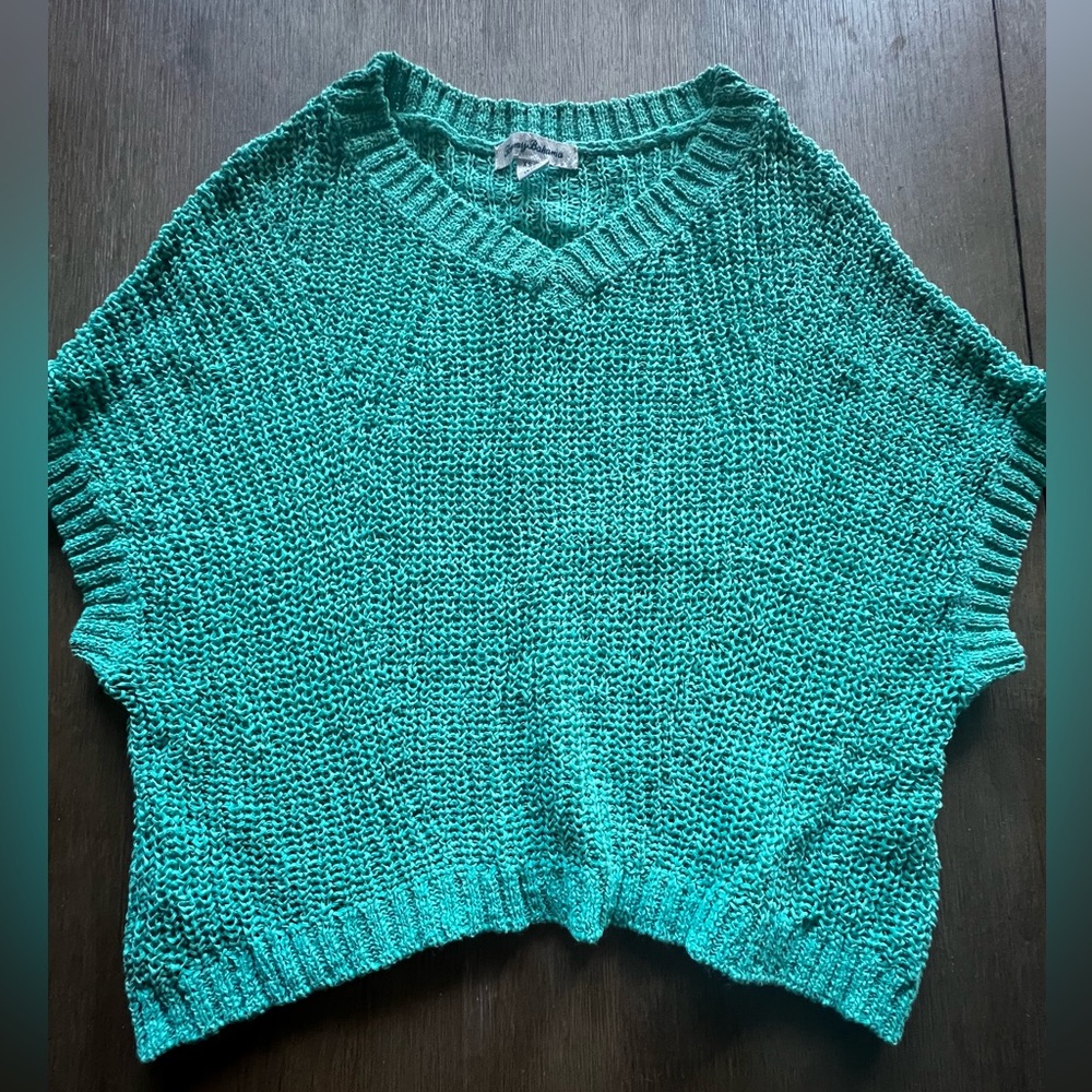 Tommy Bahama V-Neck Cropped Sweater